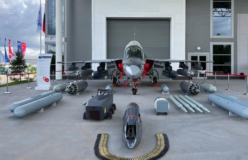 Vietnam Becomes the "First Customer" to Purchase Russia's New Yak-130M Light Fighter Jet