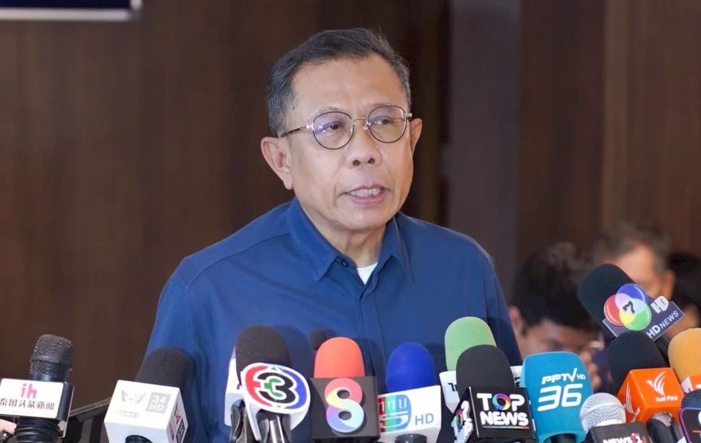 'Suphachai' fires back at 'Sathit': if a thief puts a gun to an MP's head and tells him to bow down, then by all means bow down