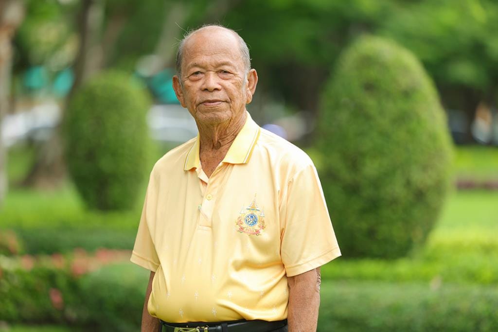 Northeastern tobacco farmers furiously oppose birth-year cigarette purchase ban, accuse government of dumping burden on farmers, urge PM Anutin to order policy postponement
