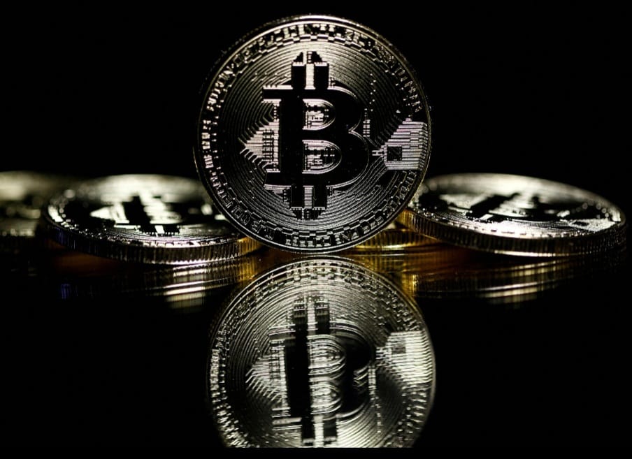 Bitcoin Community Warns American AI Companies: Strict Restrictions Are Pushing Users Toward Chinese Models