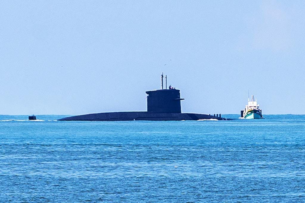 Chinese Scientists Develop Tiny Sensor That Could Help a Smartwatch Detect Submarines at 500 Metres Depth