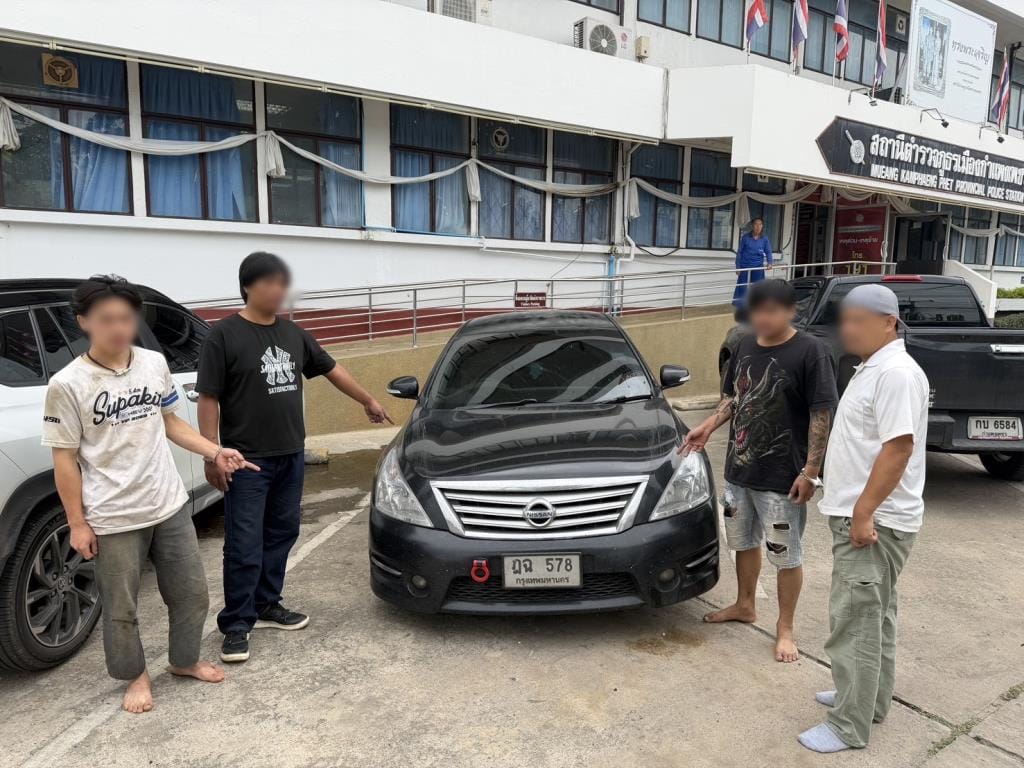 (Clip) Moment revealed when gang abducted Chinese woman in the heart of Bangkok, set to hand her over at Mae Sot border — ran checkpoint, dragged victim from car and dumped her, before Kamphaeng Phet police gave chase and arrested entire gang