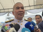 "Rutthaphon" instructs DSI officers who are permitted to carry firearms to first obtain authorization from the director-general — says he is a former police officer who owns a gun but keeps it at home