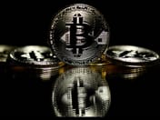Bitcoin Community Warns American AI Companies: Strict Restrictions Are Pushing Users Toward Chinese Models