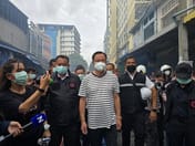 "Anutin" inspects Khlong Thom Center after fire, warns public to beware of chemical smoke and to watch over remaining goods, urges people not to add to the suffering of those already in distress