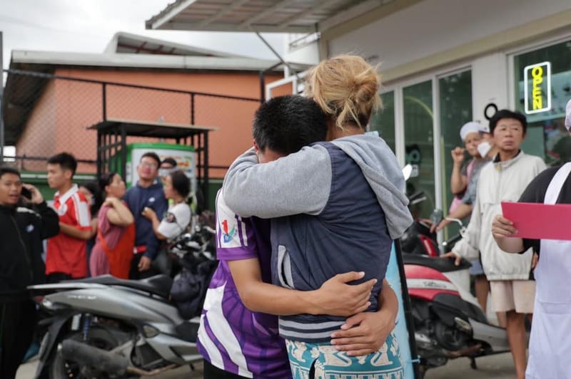 Tragic! Relatives of slain teacher weep, Grade 11 student opens up about moments fleeing for their life. Nonthaburi school shooting gunman dies 