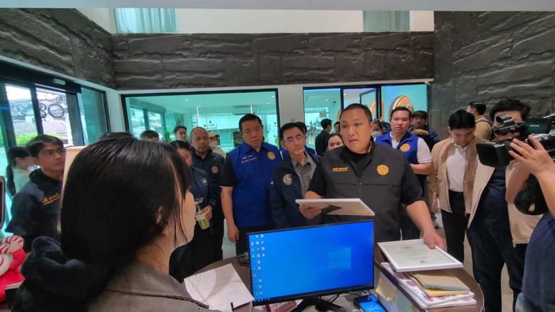 Deputy Interior Minister Raids Huai Khwang, Busting Nominee and Illegal Labour Networks — 3 Hotels Found Operating Without Licences, Probe into "Bribe" Payments Ordered