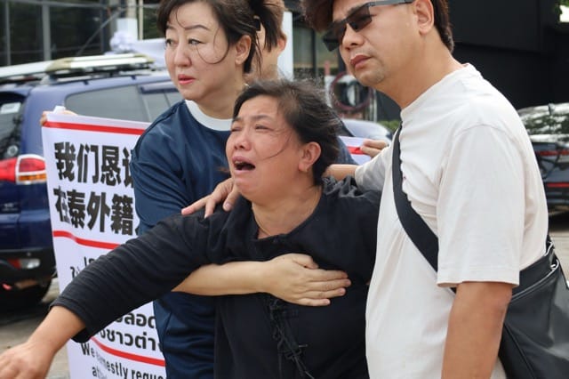 Chinese father flies urgently to Pattaya to demand justice for 20-year-old son stabbed to death, calls for investigation of woman found in room