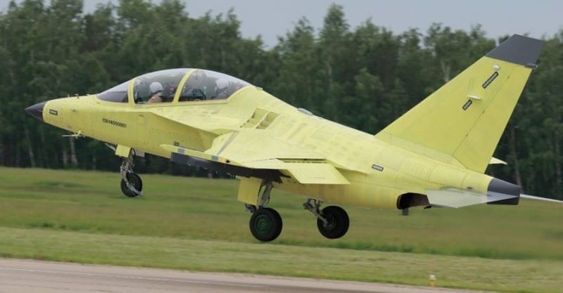 Vietnam Becomes the "First Customer" to Purchase Russia's New Yak-130M Light Fighter Jet