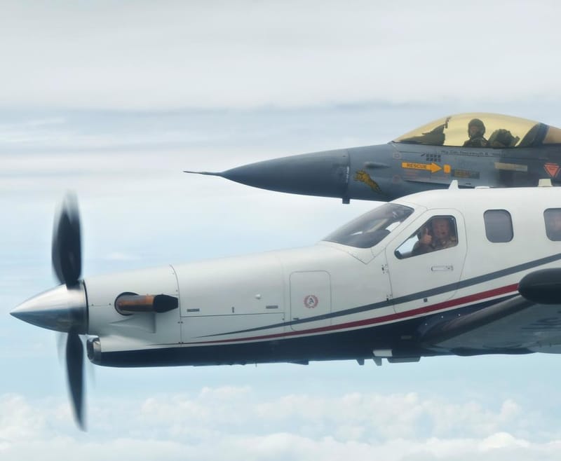 'Anutin' flies personal jet with F-16 escort to Wing 1, delivers 5-point policy to sharpen the Air Force's teeth, receives F-16 patch with call sign 'Mickey'