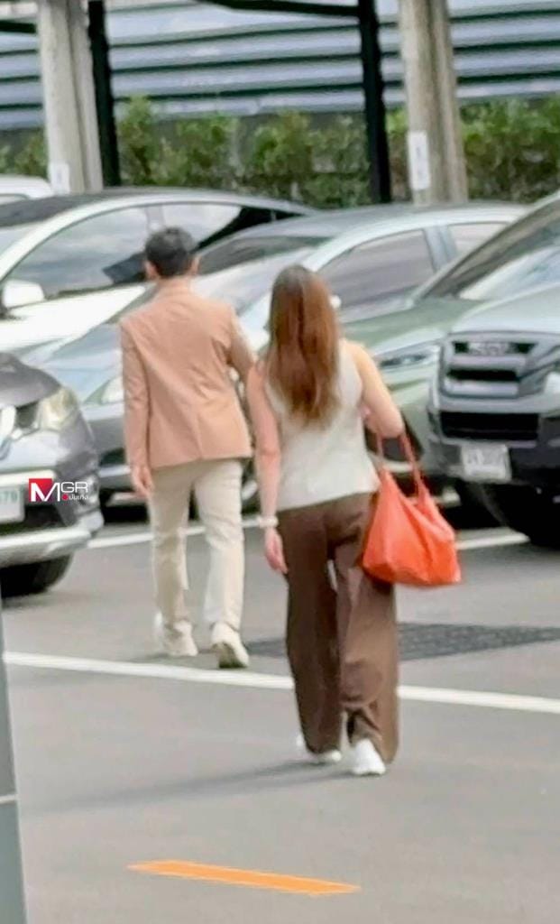 "Mos Patiphan" Takes Wife to File Police Report at Central Investigation Bureau, but Keeps Details Under Wraps