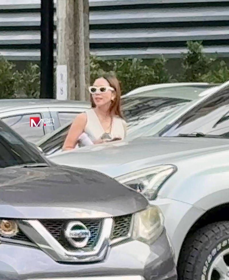 "Mos Patiphan" Takes Wife to File Police Report at Central Investigation Bureau, but Keeps Details Under Wraps