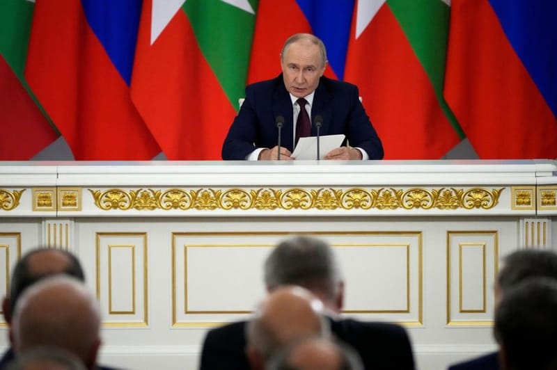 Putin Speaks at Length on Long-Standing Ties with Myanmar, Declares Readiness to Cooperate on Offshore Energy Exploration and LNG Exports