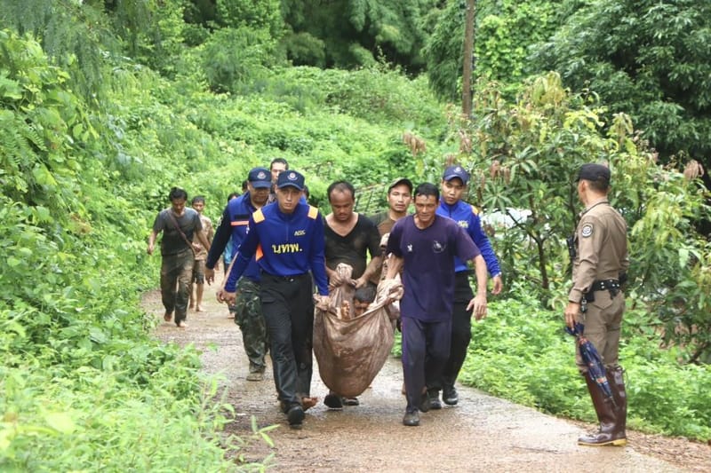 (Clip) A Desperate Rescue! Flash Floods and Mudslide Bury a House in Sop Moei — 5 Residents Injured