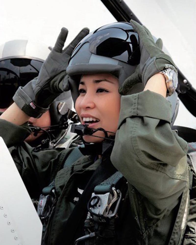 History Made! The World's First "Queen Pilot" Flies a Fighter Jet