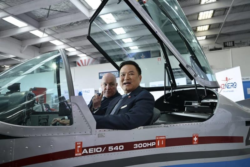 Luxon Personally Escorts Anutin on Tour of NZAero, Building on Thai-New Zealand Aviation Partnership