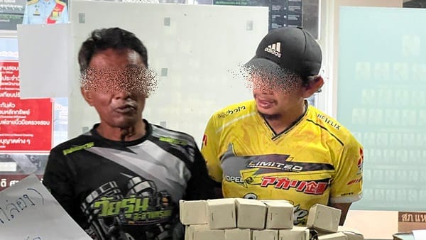 Thrilling Chase! Marine Police and Navy Pursue Speedboat Smuggling War Weapons from Neighboring Country — 2 AK-47s and Over 21,000 Rounds of Ammunition Seized