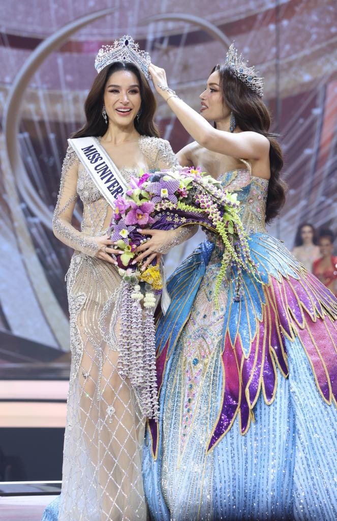 The crown chose her! MUT Bangkok "Khanom Tarina" moves to tears, winning Miss Universe Thailand 2026 (clip)