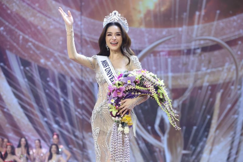 The crown chose her! MUT Bangkok "Khanom Tarina" moves to tears, winning Miss Universe Thailand 2026 (clip)