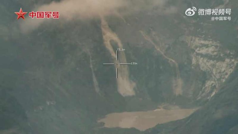Tense! Rescue teams at China-Nepal border temporarily halt operations over fears of "debris lake" the size of 1,000 Olympic swimming pools bursting