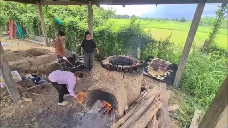 Clip Points the Way to Survival for 'Lampang Ceramics' — If It Stops at Just the 'Rooster Bowl', It's Over; Can't Compete with China! Must Revive Its '700-Year Earthenware' Roots