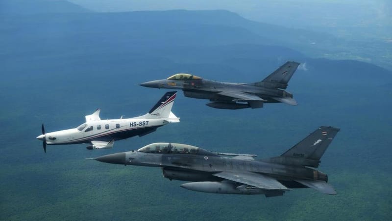 'Anutin' flies personal jet with F-16 escort to Wing 1, delivers 5-point policy to sharpen the Air Force's teeth, receives F-16 patch with call sign 'Mickey'