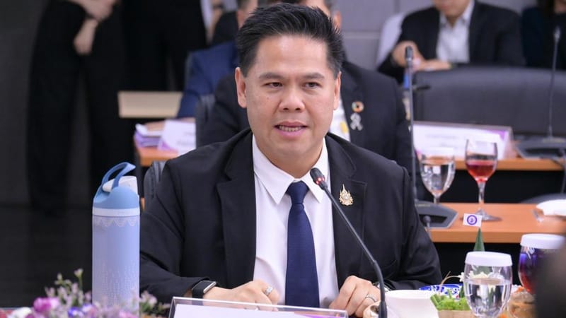 Varawut Elevates SMEs into New Industry Supply Chains, Vows Not to Abandon Internal Combustion Vehicles, Woos Toyota to Stay