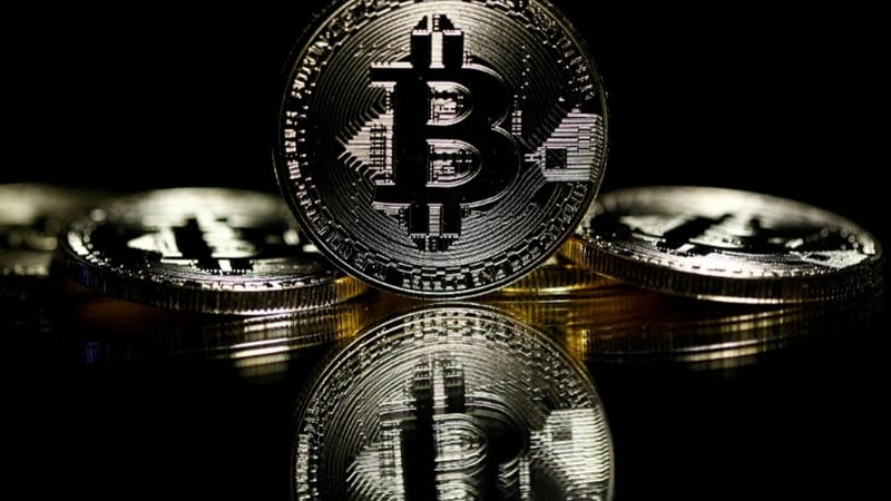 Bitcoin Community Warns American AI Companies: Strict Restrictions Are Pushing Users Toward Chinese Models