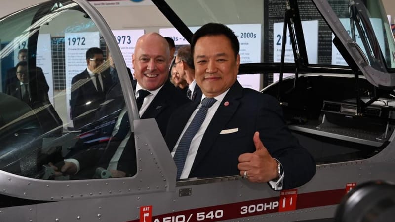 Luxon Personally Escorts Anutin on Tour of NZAero, Building on Thai-New Zealand Aviation Partnership