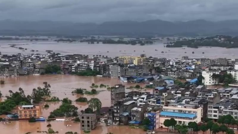 China in crisis! Hit by "3 storms" making landfall simultaneously, Level 4 emergency declared